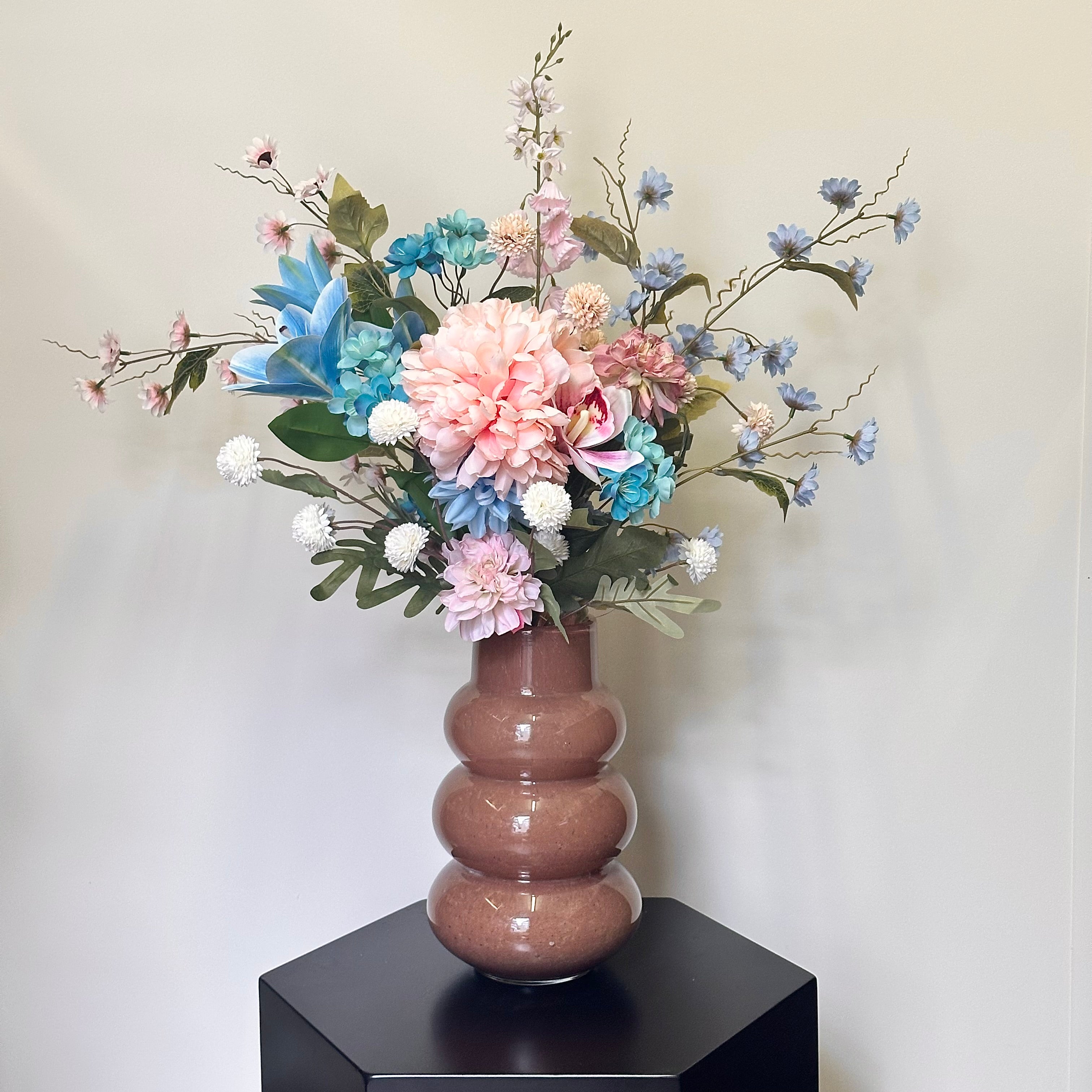 Pink blue boeket